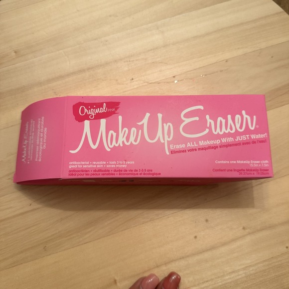 NEW Makeup Eraser: The Original Make-Up Eraser® Makeup Remover Cloth, Pink - Picture 4 of 8